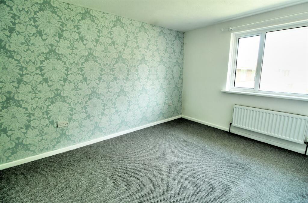 3 bedroom semidetached house for sale in Redlands, Penshaw, Houghton