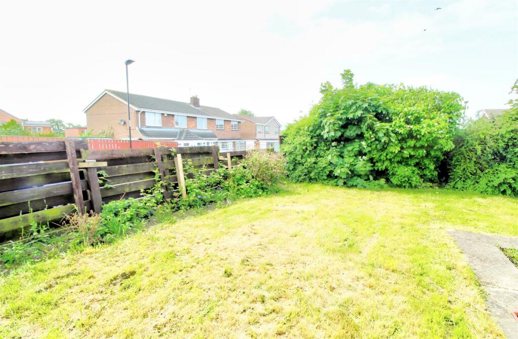 3 bedroom semidetached house for sale in Redlands, Penshaw, Houghton