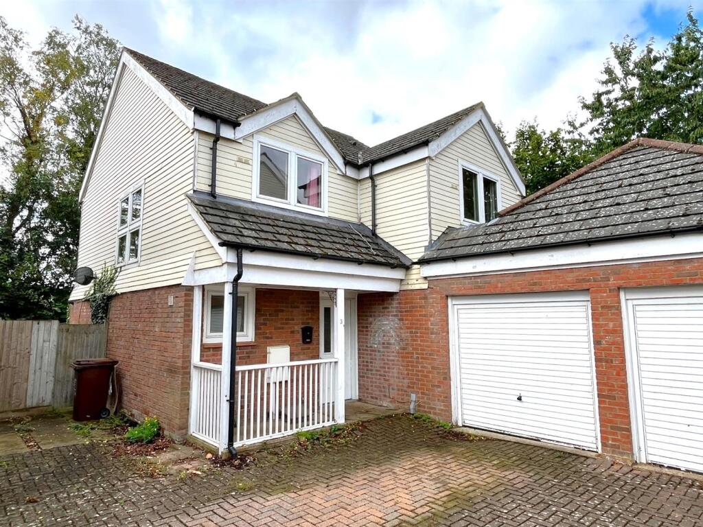 Main image of property: The Poplars, Weldon
