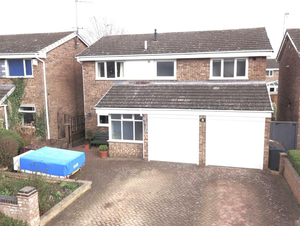 3 bedroom detached house for sale in Tower Hill Road, Corby, NN18