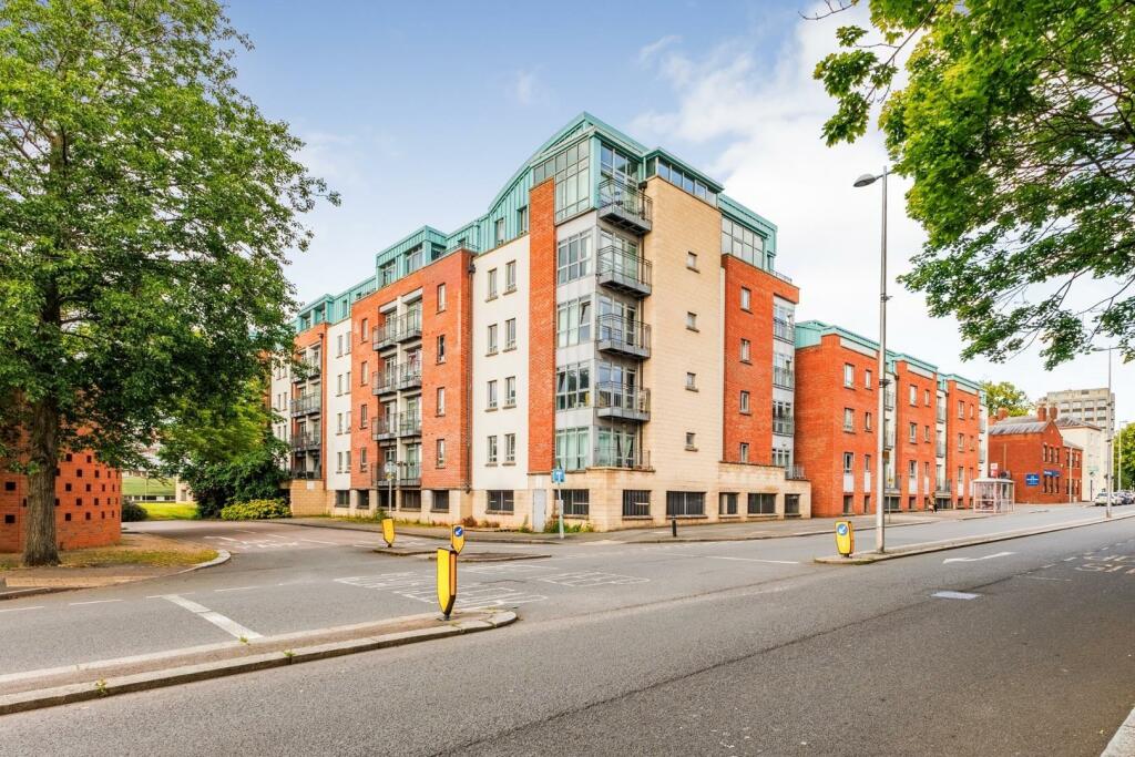 2 bedroom apartment for sale in Beauchamp House, Greyfriars Road
