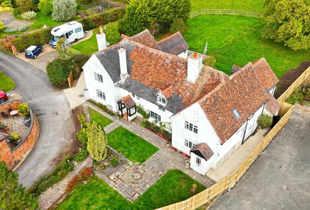 Main image of property: Pond Farm House, Upper Eastern Green Lane, Coventry