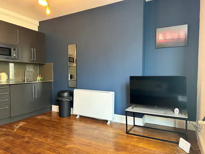 Additional property image - BN33DON02, 3 Donkey Mews, Hove, BN3 1AW, United Kingdom