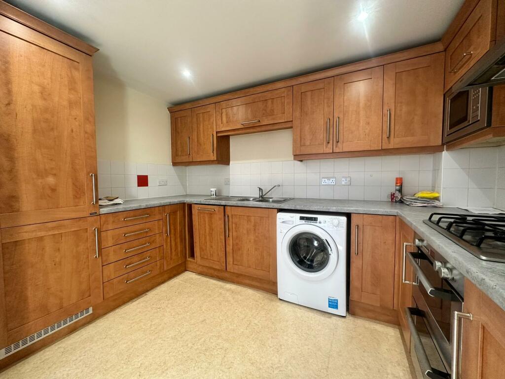 Main image of property: 28 Pelham Court, Coombe Road, Brighton, BN2 4FL, United Kingdom