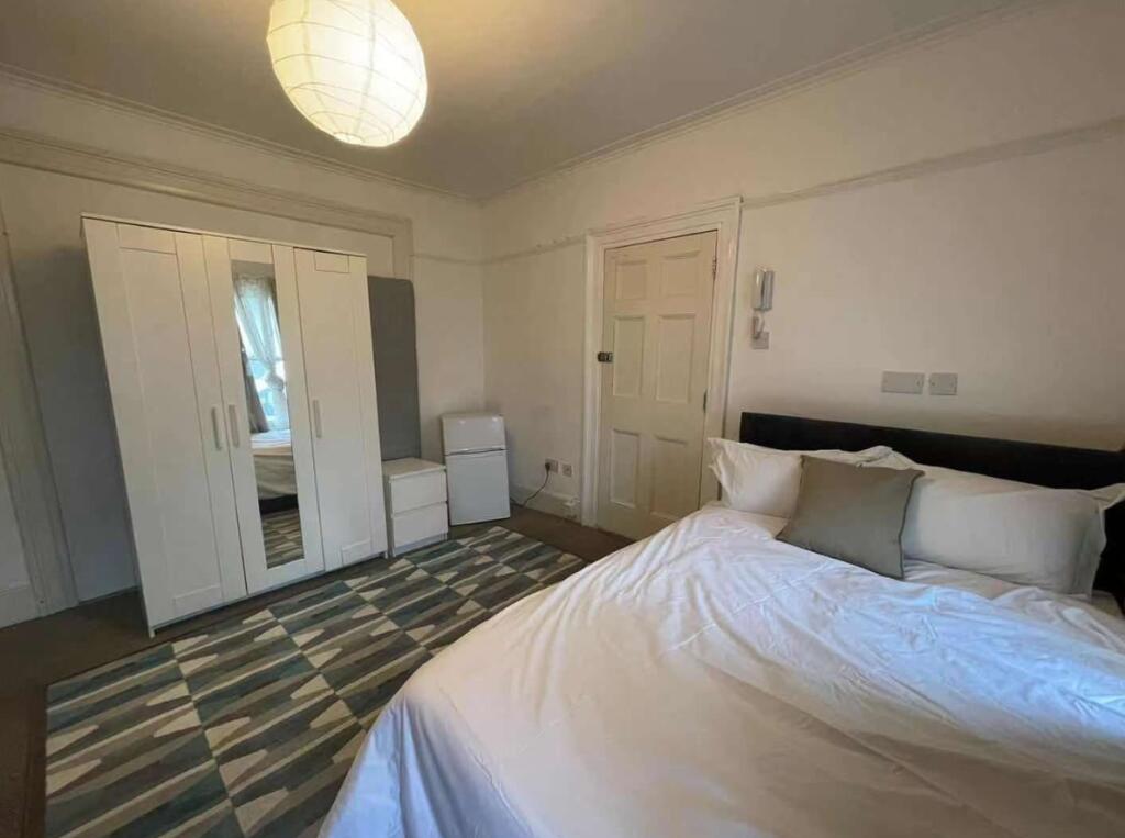 Property image - 43 Russell Square, Brighton, BN1 2EF, United Kingdom