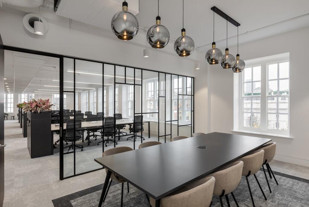 Office to lease in The Corner Building, 9193 Farringdon Road, London