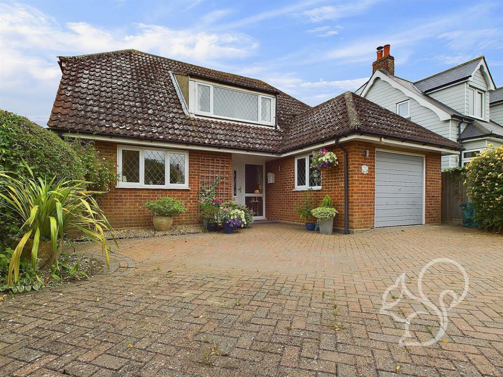 3 bedroom house for sale in Alexandra Avenue, West Mersea, Colchester, CO5