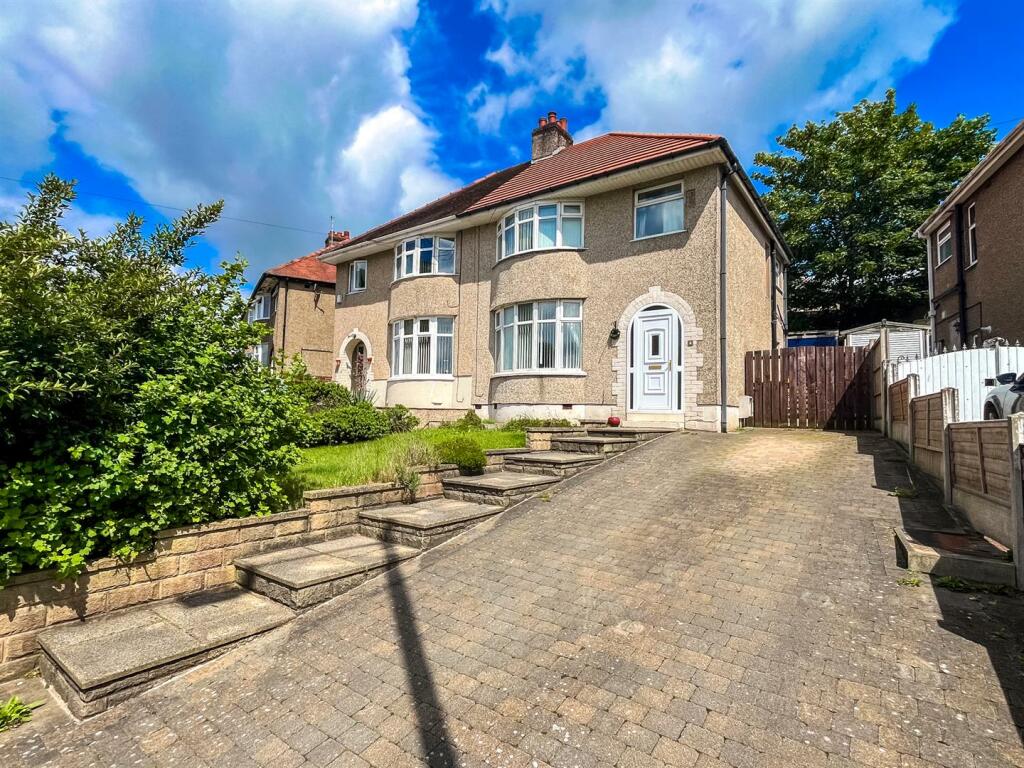 3 bedroom semidetached house for sale in Scale Hall Lane, Lancaster, LA1