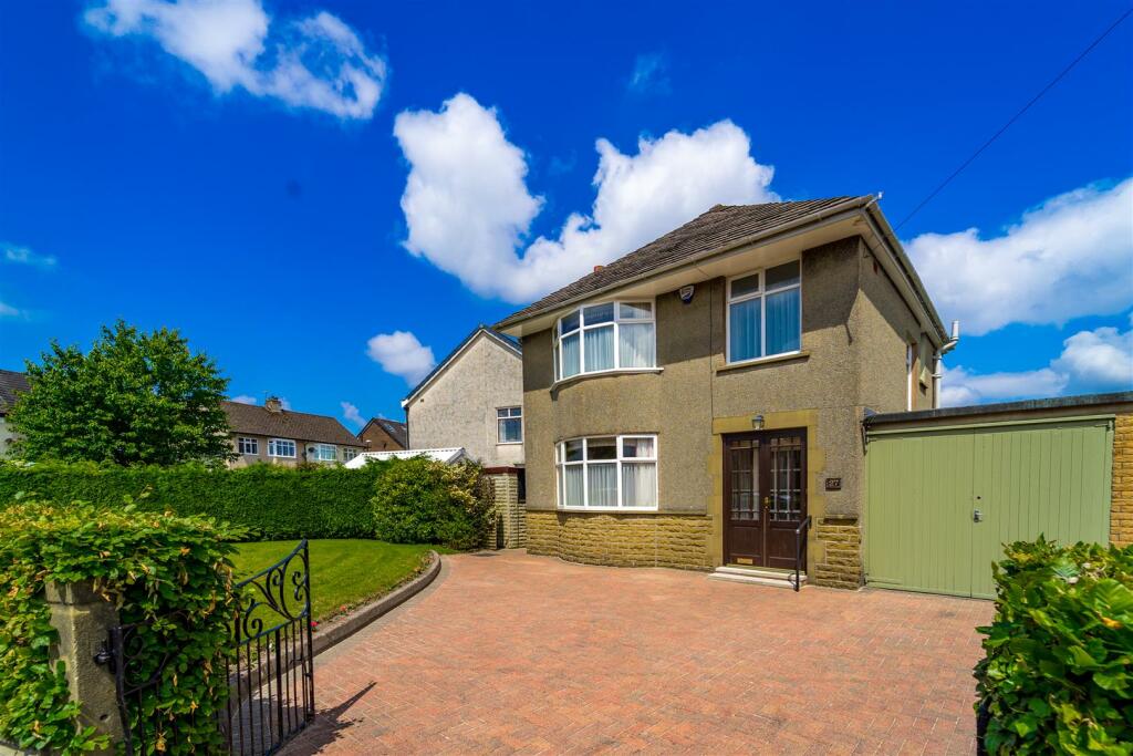 3 bedroom detached house for sale in Yealand Drive, Lancaster, LA1