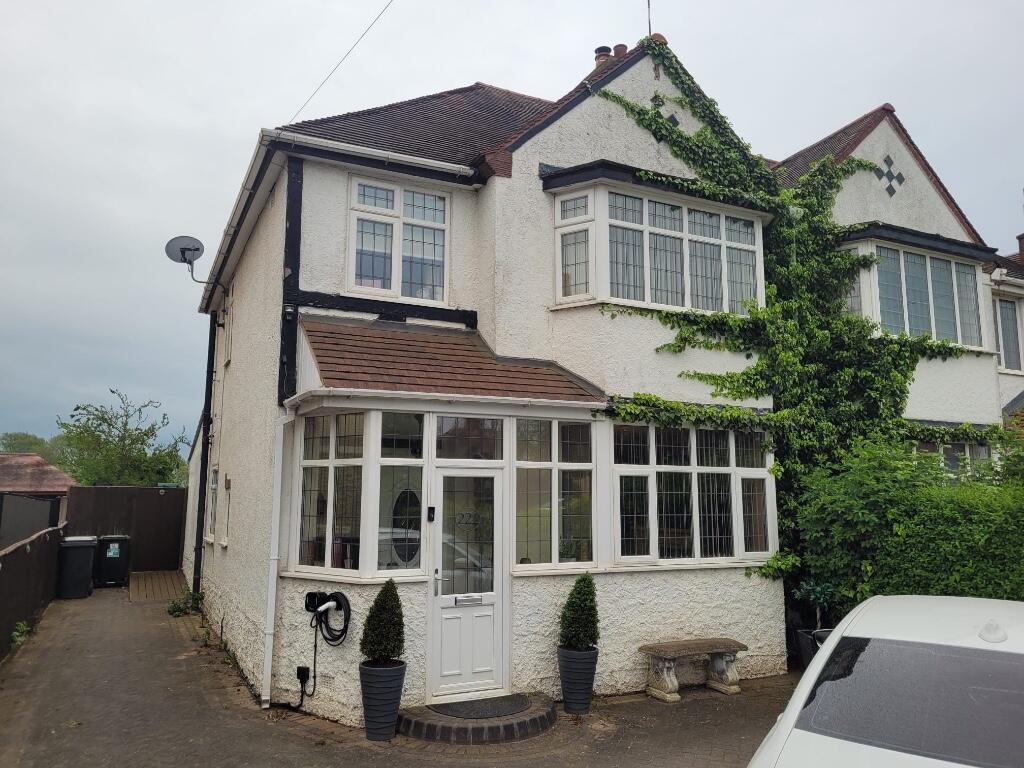 4 bedroom semidetached house for sale in The Long Shoot, Nuneaton