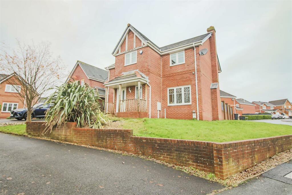 4 bedroom detached house for sale in Robin Crescent, Heysham, Morecambe