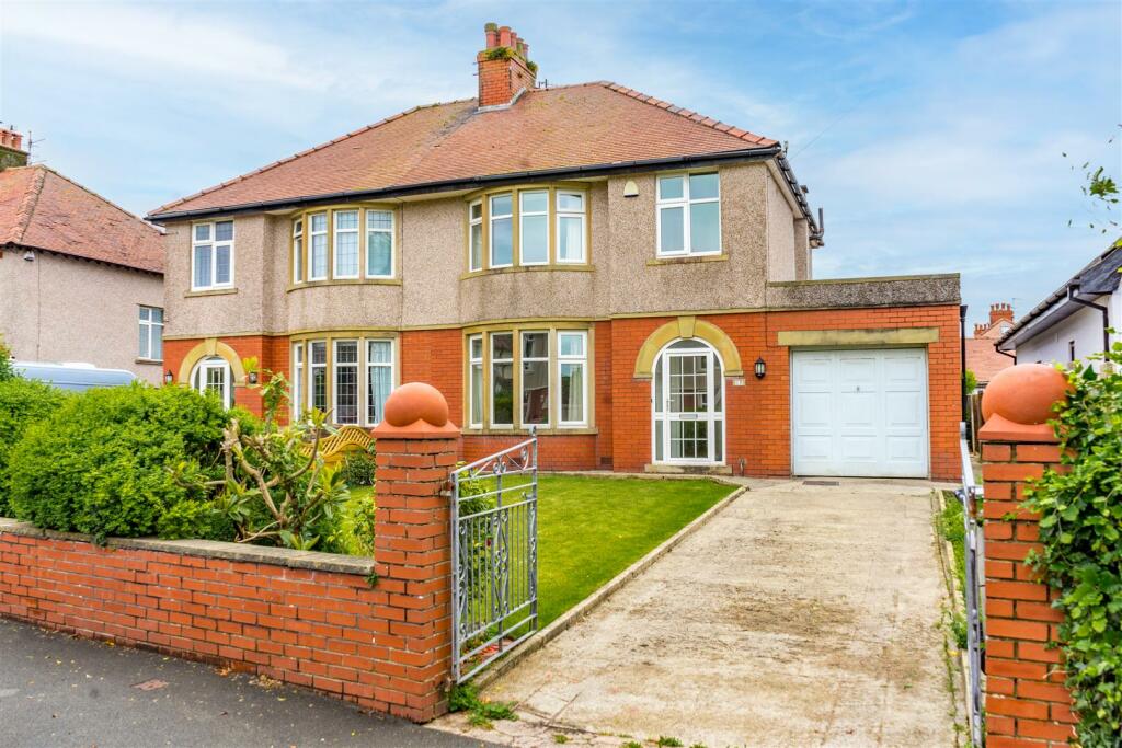 3 bedroom semidetached house for sale in Lonsdale Avenue, Torrisholme