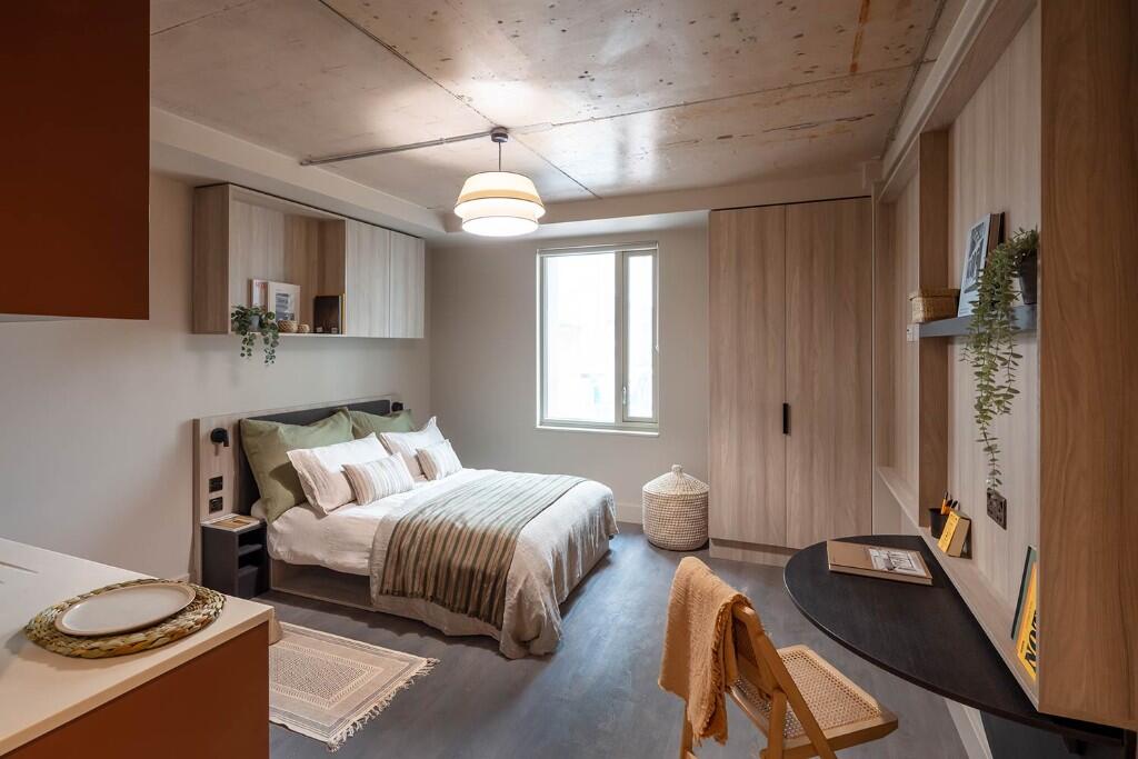 Main image of property: Chatfield Road, London, SW11