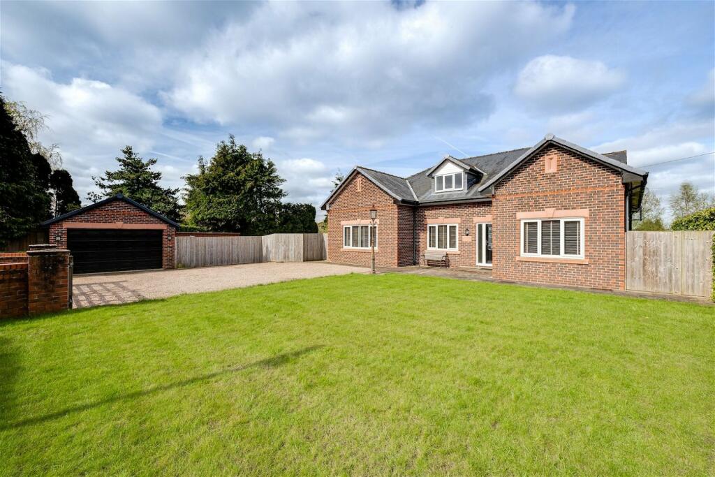 5 bedroom detached house for sale in 3,000 sq ft detached house in