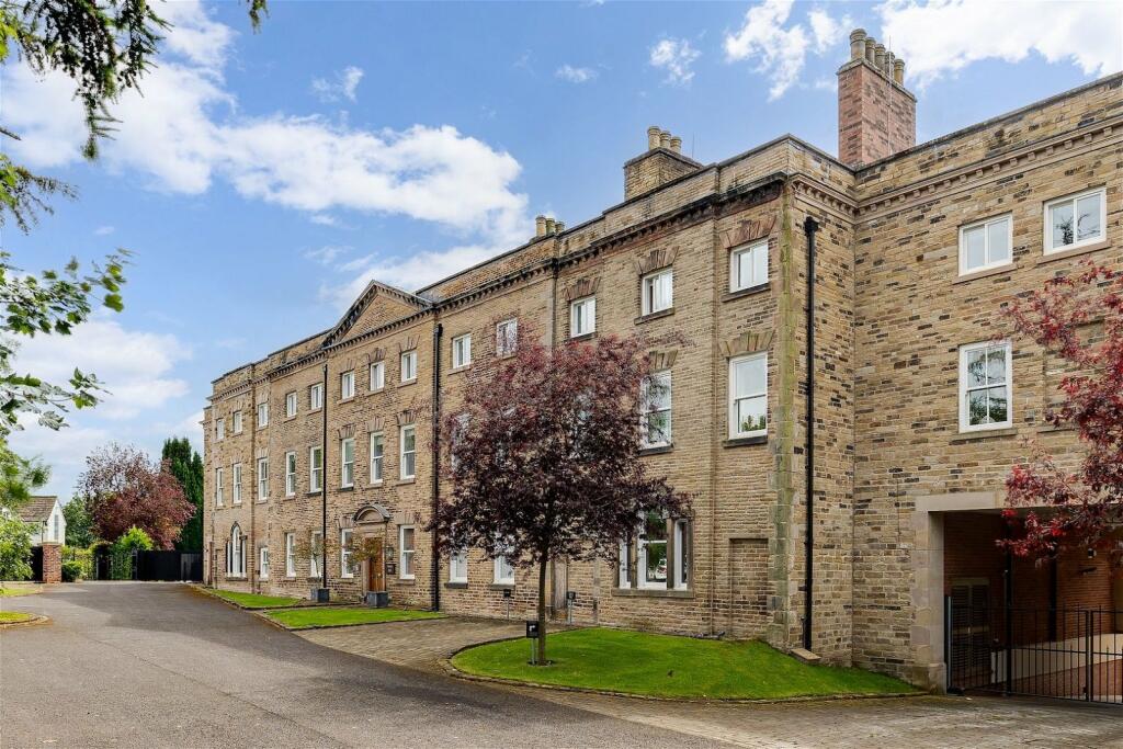 Main image of property: Large purpose built apartment within a stones throw of Prestbury village centre