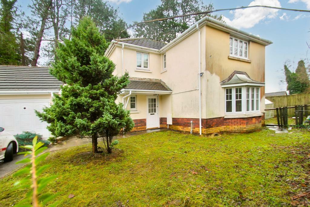 Main image of property: Clos Bronwydd, Ebbw Vale, Blaenau Gwent, NP23 5NG