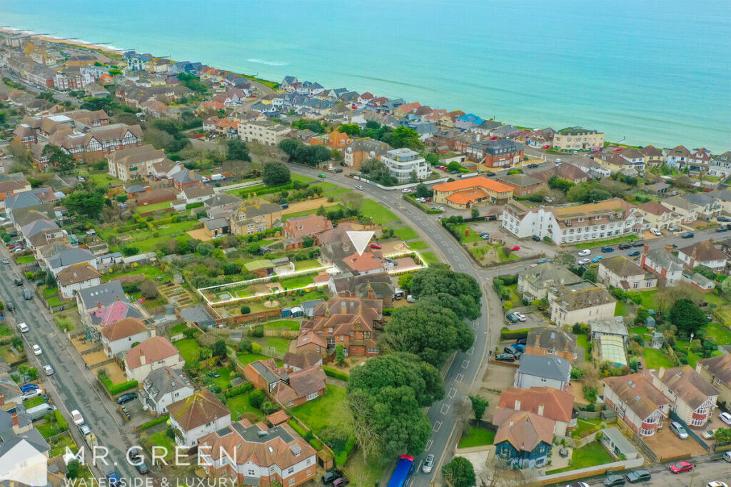 4 bedroom detached house for sale in Belle Vue Road, Southbourne