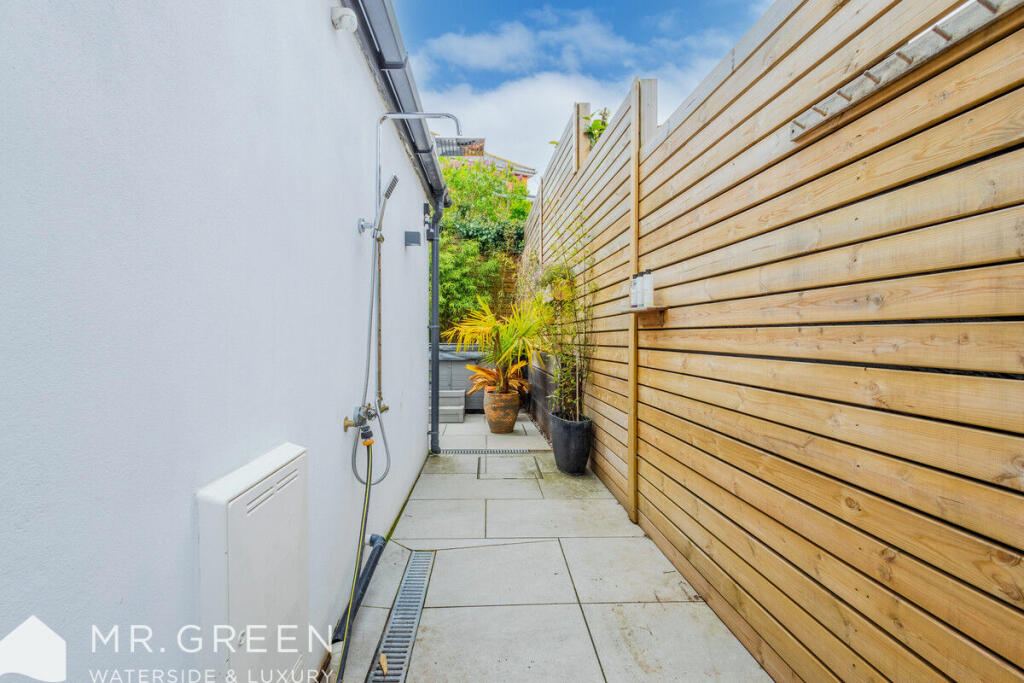Additional property image - Old Bridge Road, Iford, Bournemouth, BH6 5RG