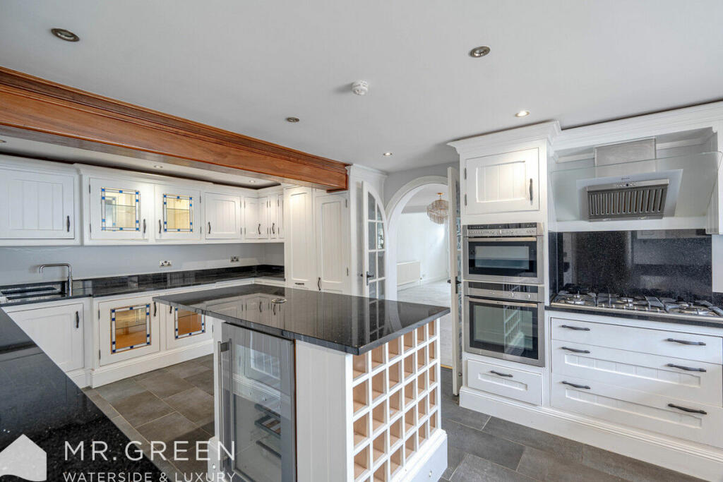 Additional property image - Stanpit, Christchurch, Dorset, BH23 3LU