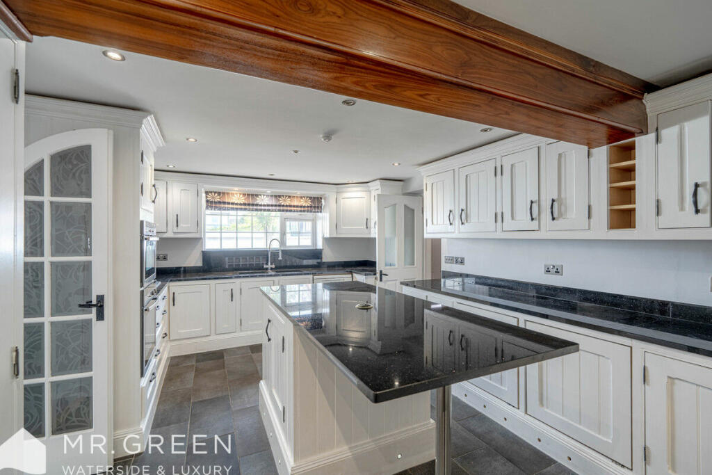 Additional property image - Stanpit, Christchurch, Dorset, BH23 3LU