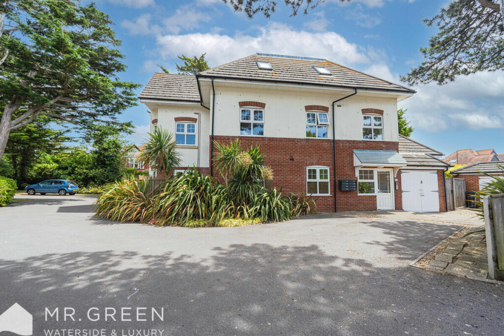 Main image of property: 1C Foxholes Road, Southbourne, Bournemouth, BH6 3BX