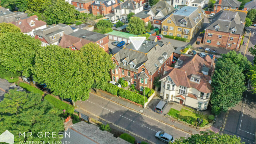 Main image of property: 35 Hawkwood Road, Bournemouth, Dorset, BH5 1DS