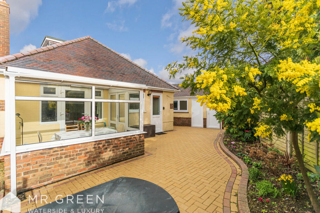 Additional property image - Branders Close, Wick, BH6 4LW