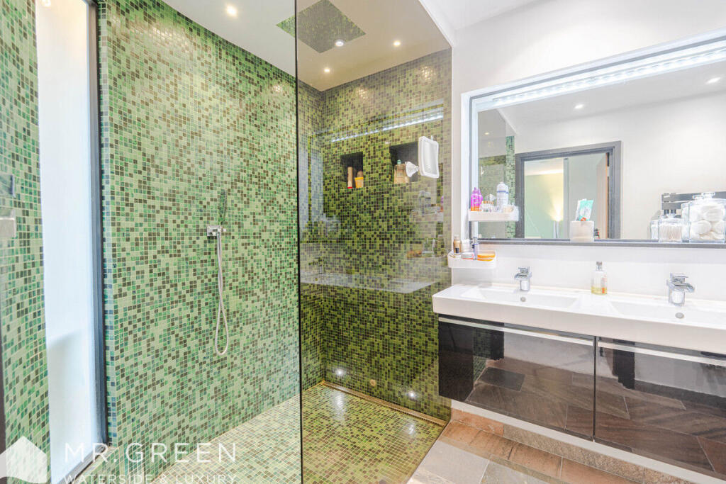 Additional property image - Ocean, 53 Boscombe Overcliff Drive, Bournemouth, BH5 2DW