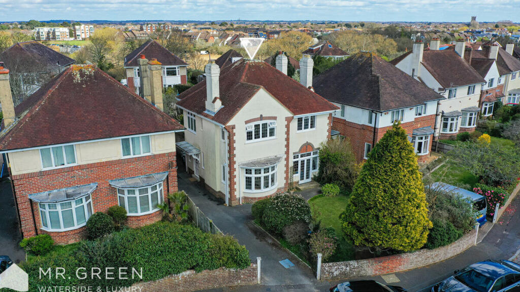 Main image of property: Donnelly Road, Tuckton, Southbourne, BH6 5NW