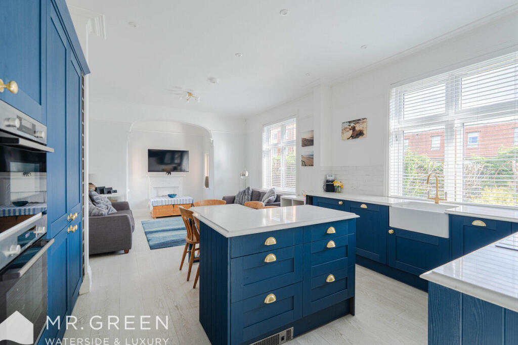 Main image of property: Stourcliffe Avenue, Southbourne, BH6