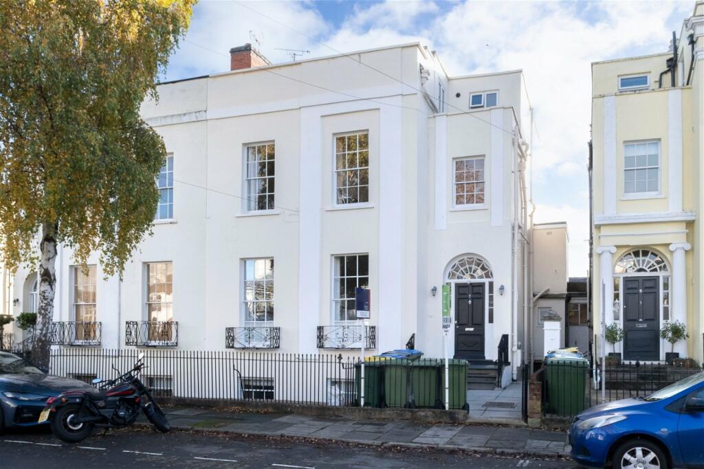 1 bedroom flat for sale in Priory Street, Fairview, Cheltenham, GL52