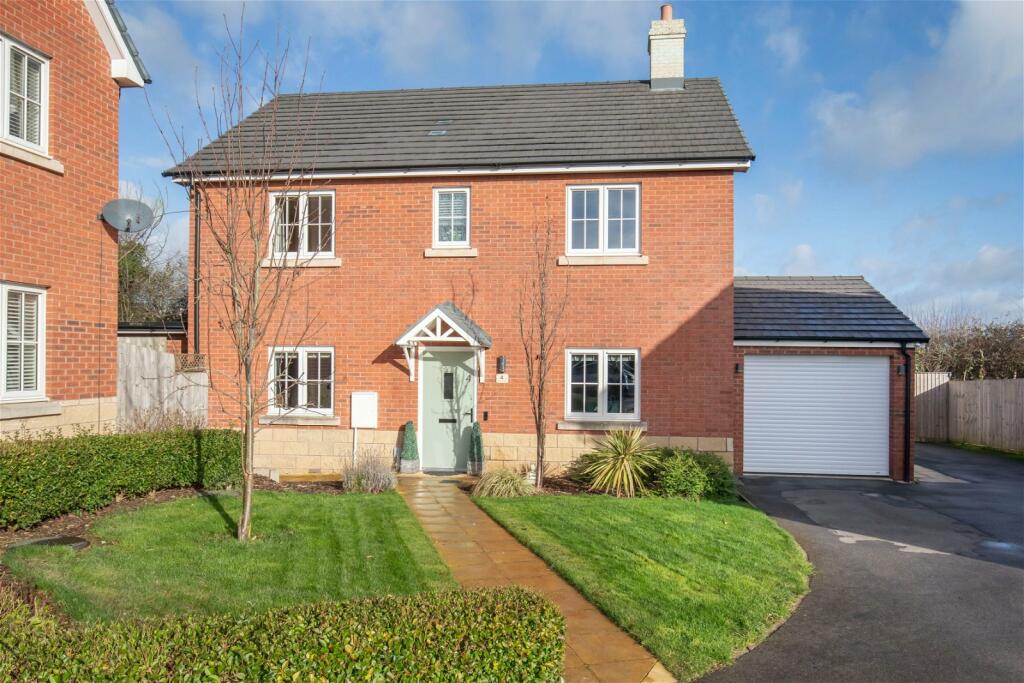 4 bedroom detached house for sale in Vardroe Way, Tibberton, Droitwich, WR9