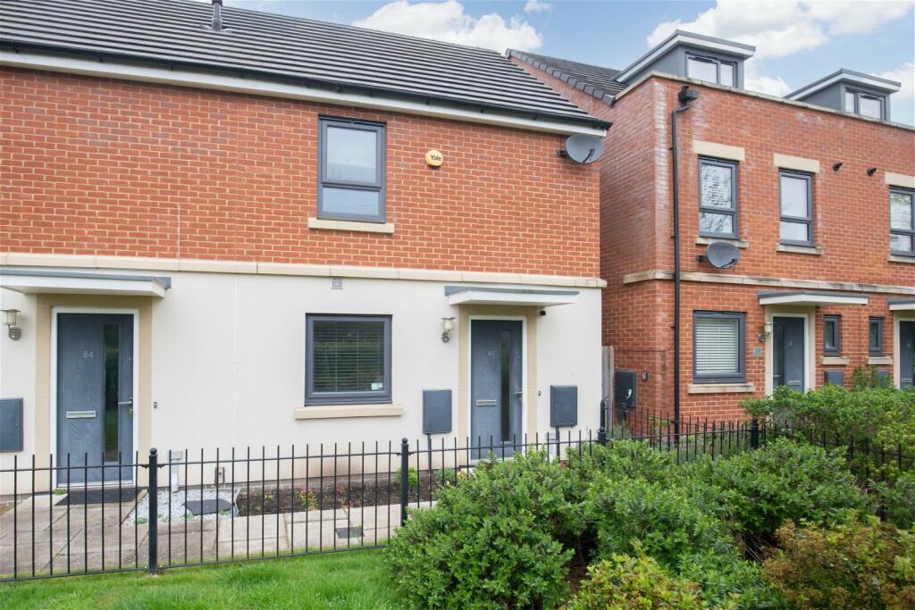 2 bedroom semidetached house for sale in Springbank Way, Springbank