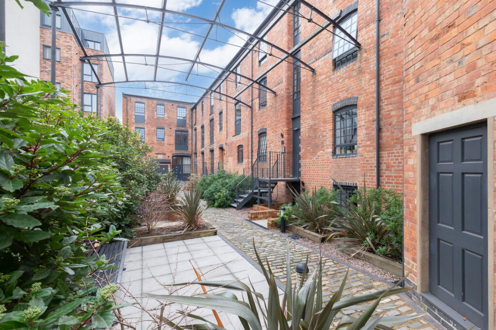 Main image of property: Winchcombe Street, Cheltenham, Gloucestershire, GL52 2NG