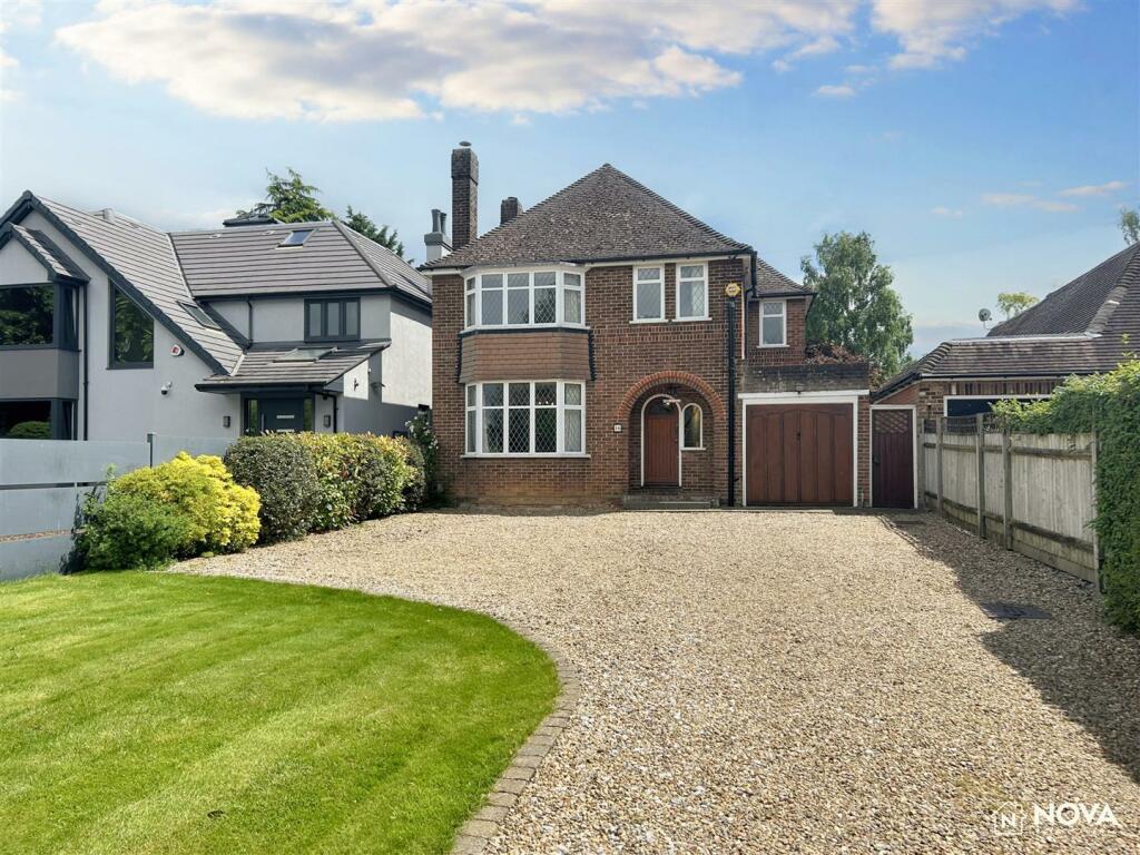 3 bedroom detached house for sale in Barton Road, Luton, LU3