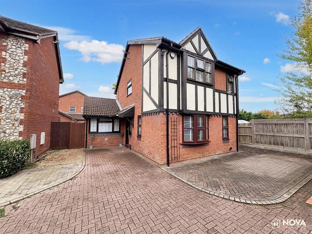 Main image of property: The Magpies, Luton