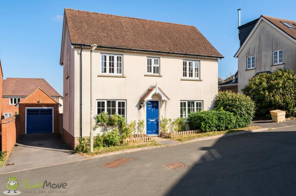 3 bedroom detached house for sale in Overton Hill, Overton, Basingstoke