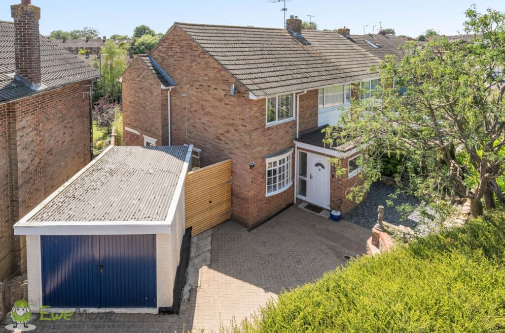Main image of property: Silverdale Road, Tadley, Hampshire, RG26