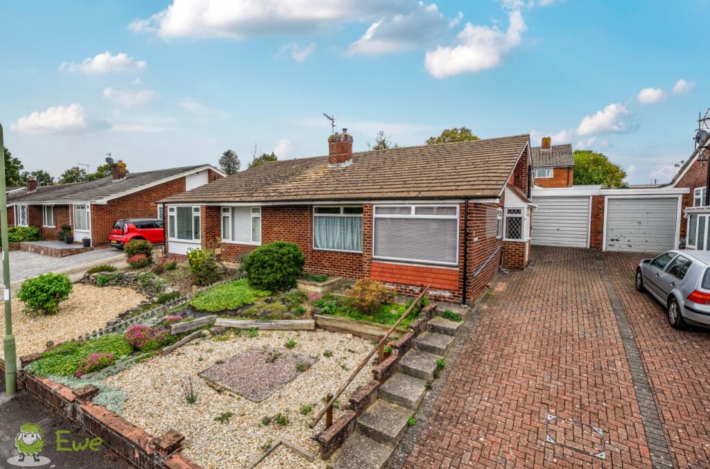 Main image of property: Honeybottom Road, Tadley, Hampshire, RG26