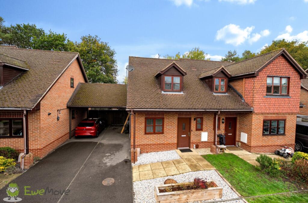 Main image of property: Penbere Close, Pamber Heath, Tadley, Hampshire, RG26