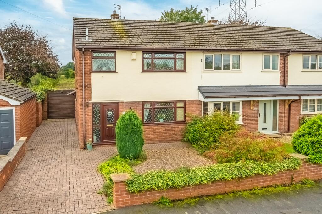 3 bedroom semidetached house for sale in Raewood Avenue, Hawarden, CH5
