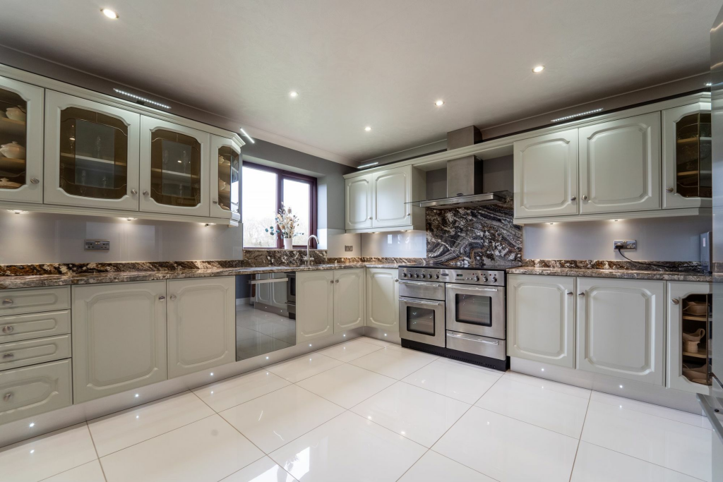 Additional property image - Rectory Close, CH8