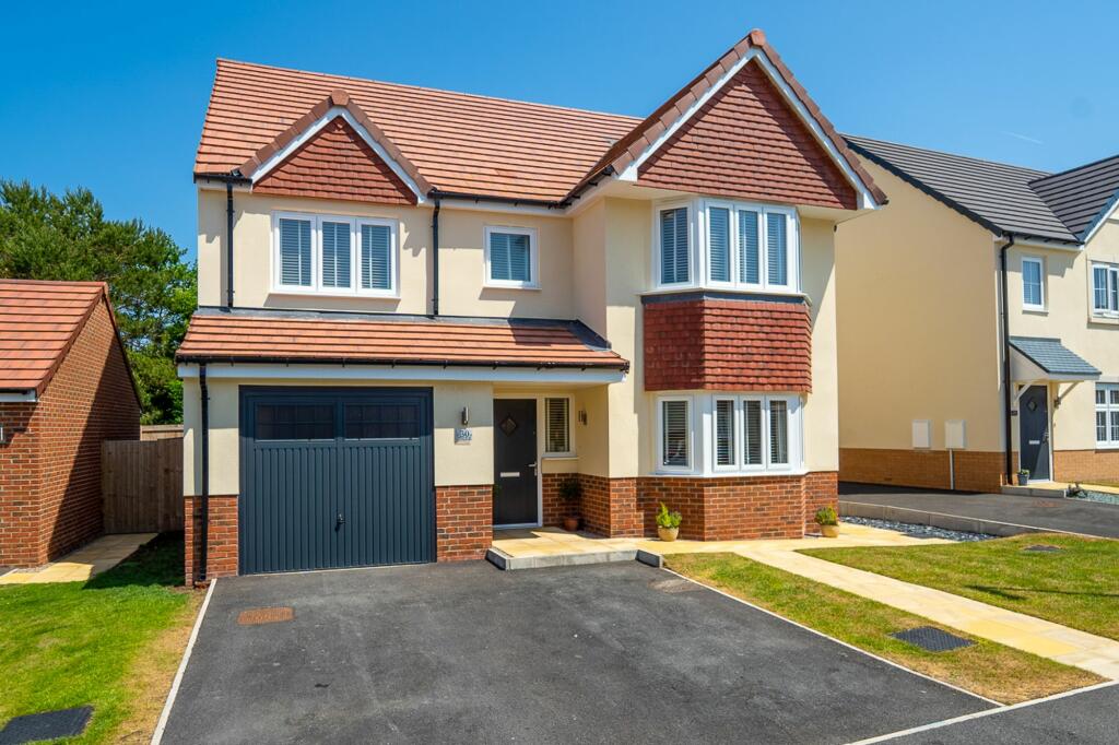 4 bedroom detached house for sale in Ffordd Trebeirdd, Mold, CH7