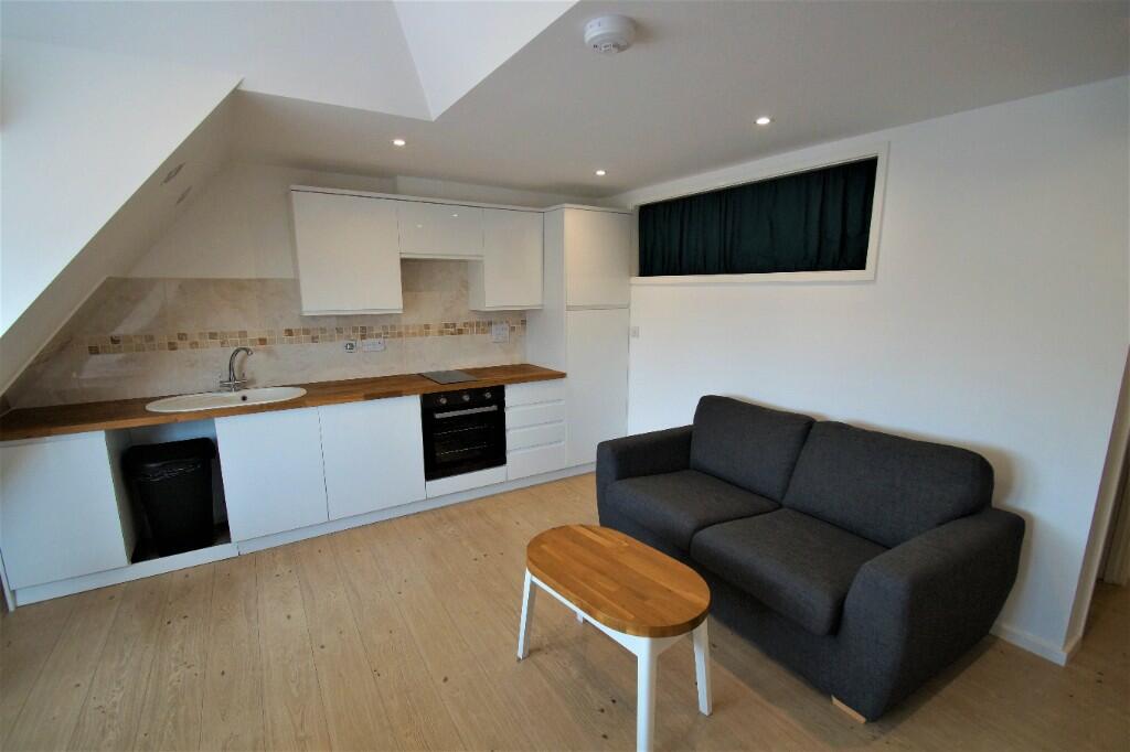 Main image of property: Dame Alice Street, Bedford, Bedfordshire, MK40 ** REDUCED to £895 PCM **