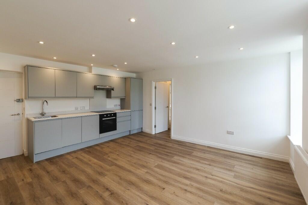 Main image of property: Flat 3, The Bakehouse, 9 High Street South, Olney, Buckinghamshire, MK46