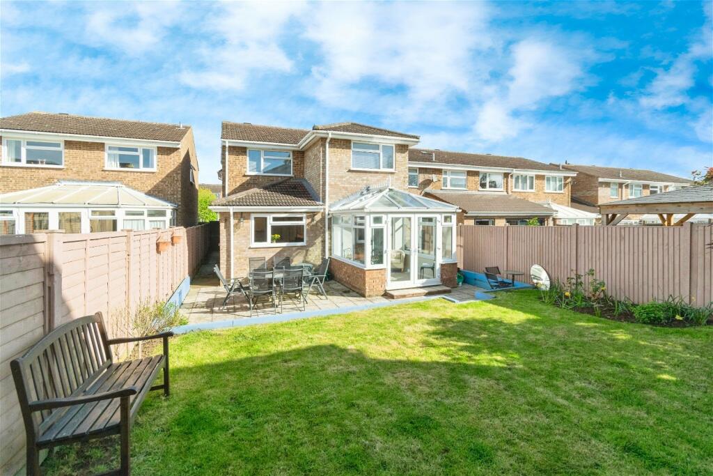 4 bedroom detached house for sale in Brookmead, Meppershall, Shefford