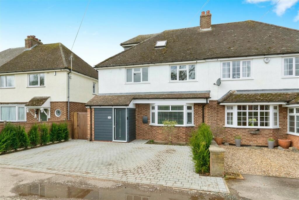 4 bedroom semidetached house for sale in Cherry Trees, Lower Stondon