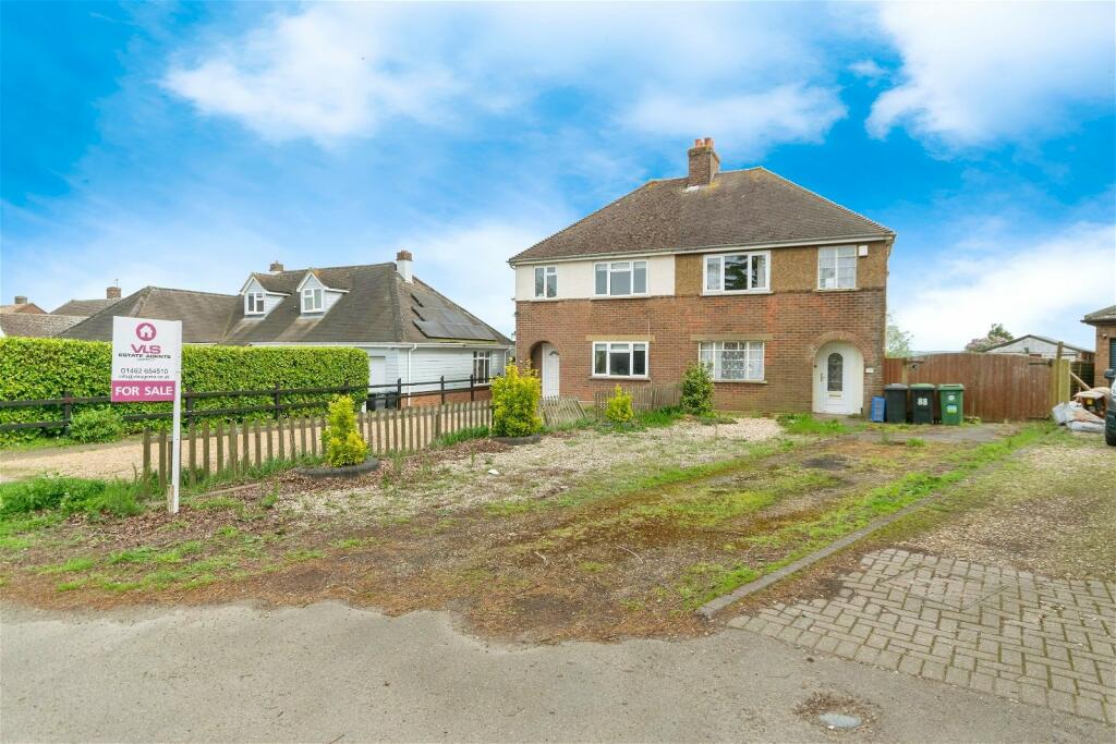 3 bedroom semidetached house for sale in Shefford Road, Meppershall