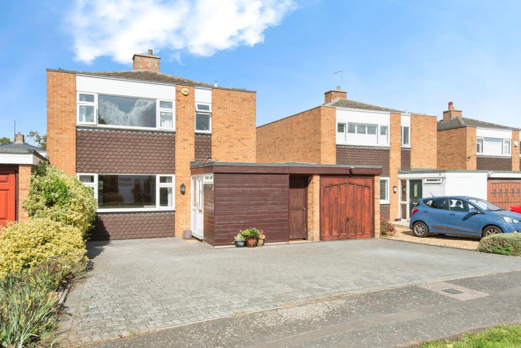 Main image of property: Elm Close, Henlow, SG16 6BY