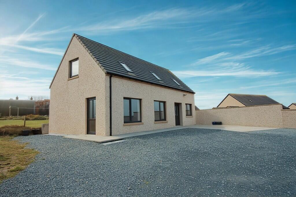 3 bedroom detached house